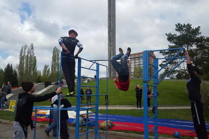 Отжимались до победного (+фото)